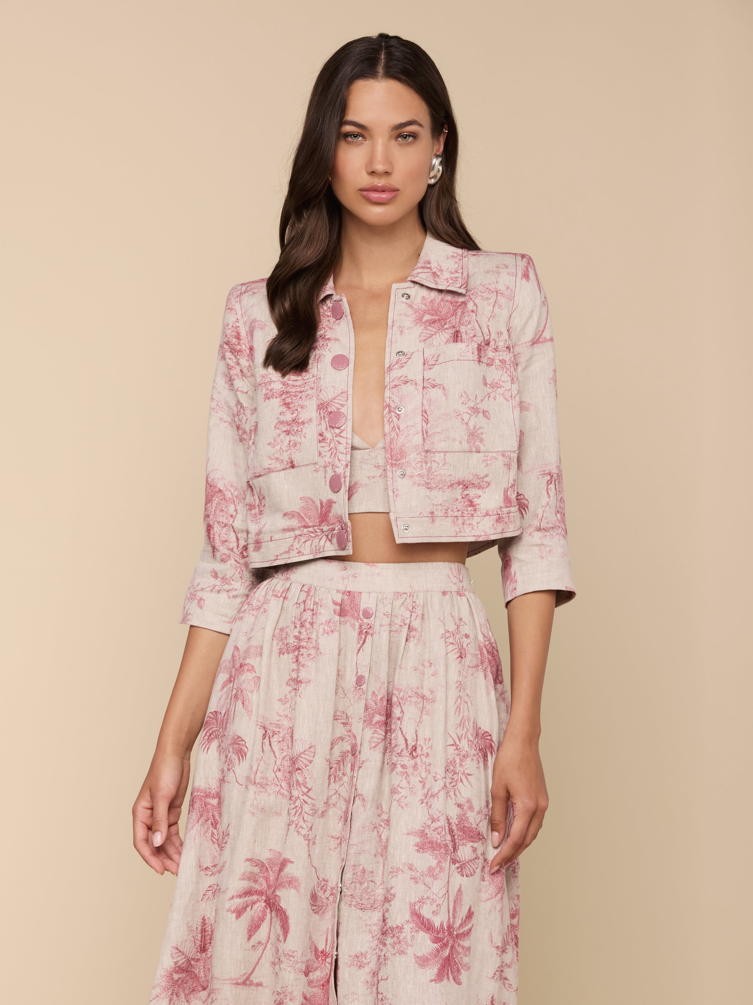 Eda Cropped Linen Jacket in Tan Multi Textured Jungle Toile | L'AGENCE