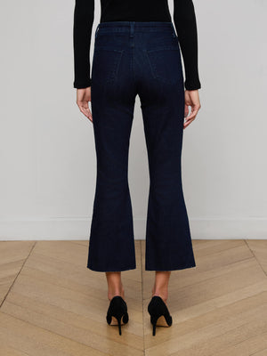 켄드라는 플레어 진을 자릅니다