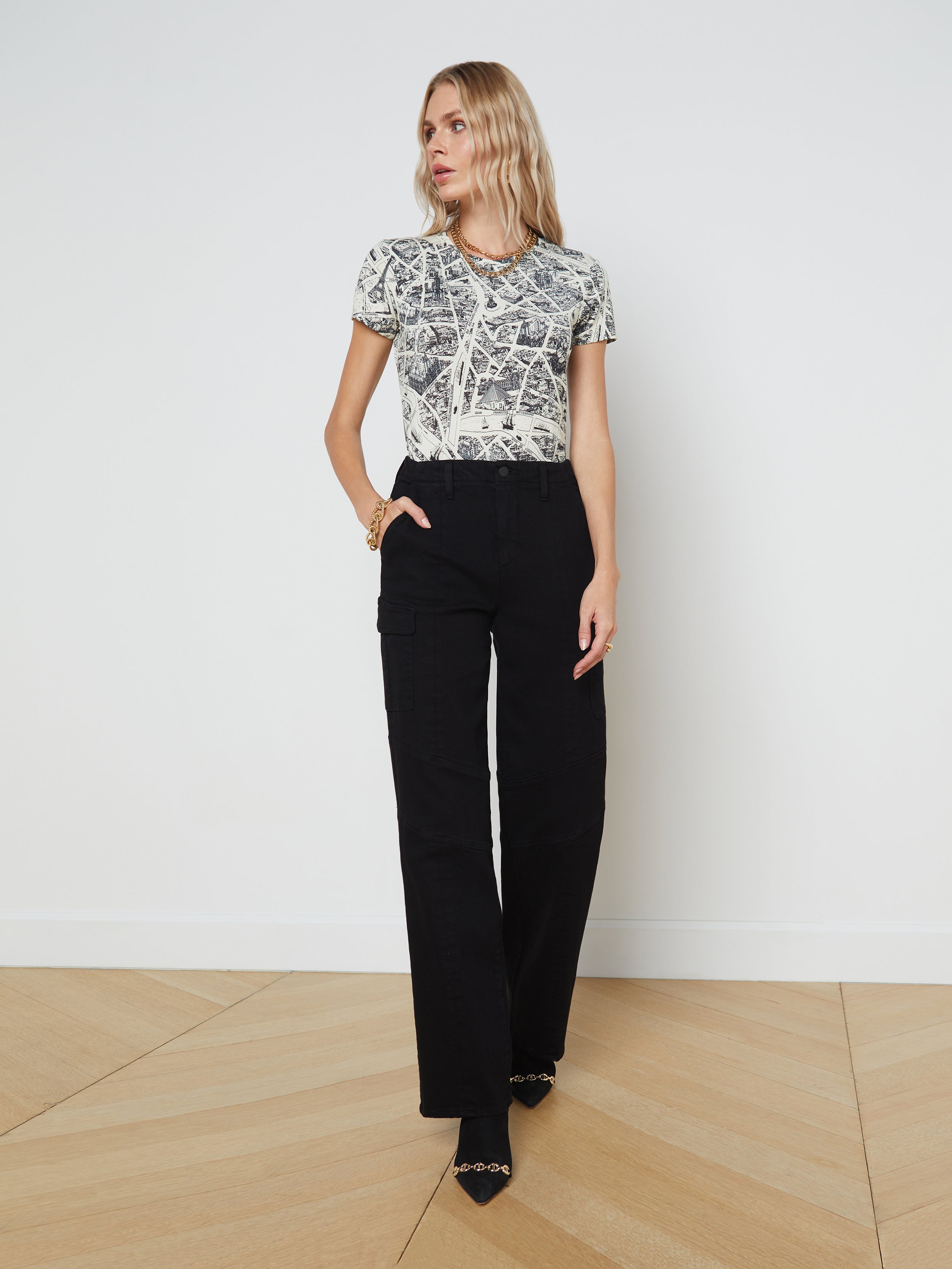 5 Casual Friday Office Outfits Ft. Dark Denim Trousers - The Mom Edit