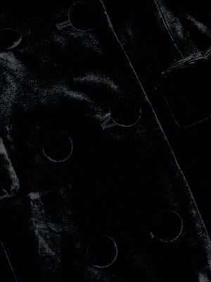 ثوب العاصفة المخملية