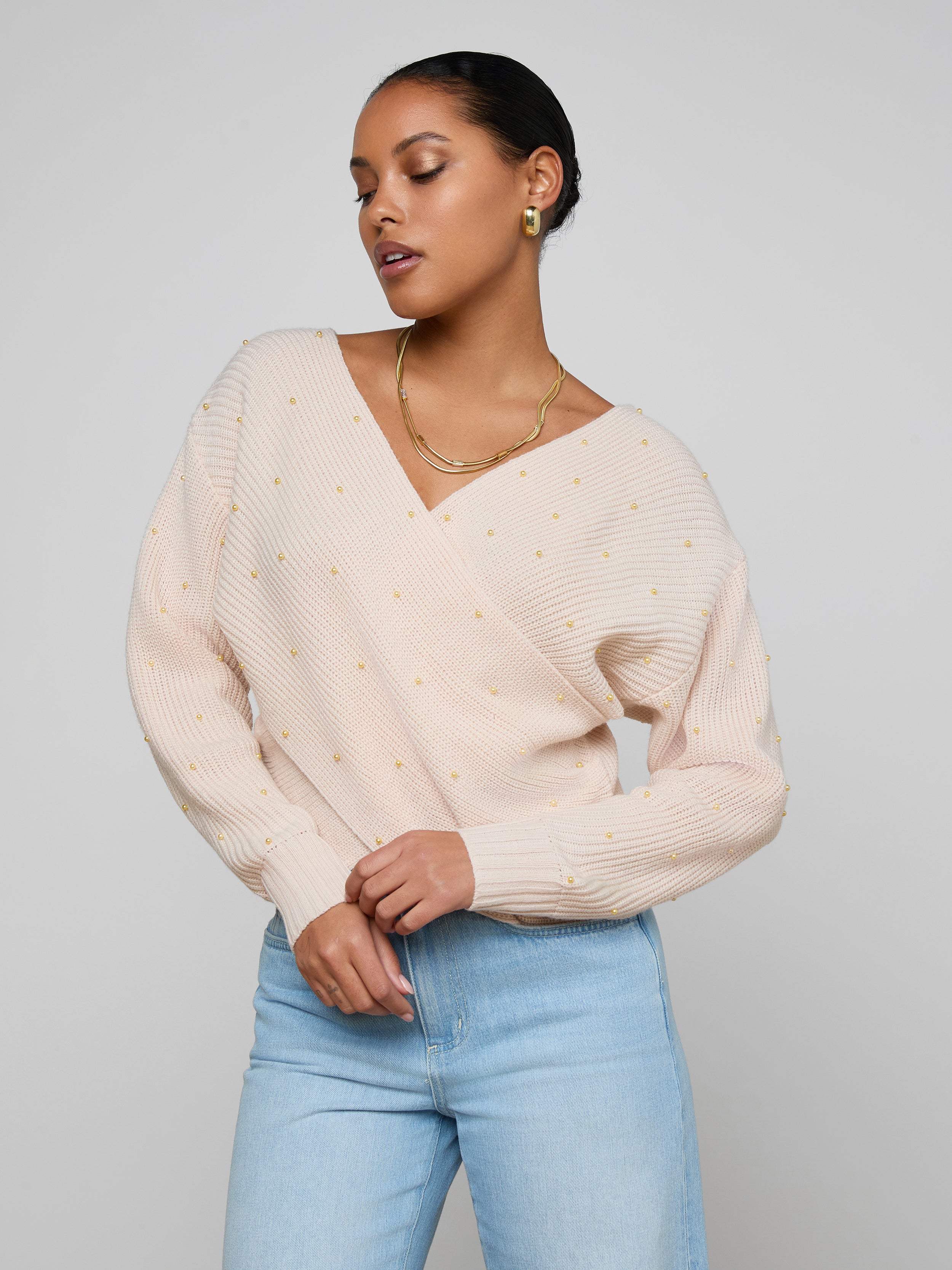 トップス Andequal slit design over sweat Antonella Crossover Sweater in Soft Blush/Gold | L'AGENCE