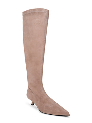 إميلي هريرة الكعب الحذاء