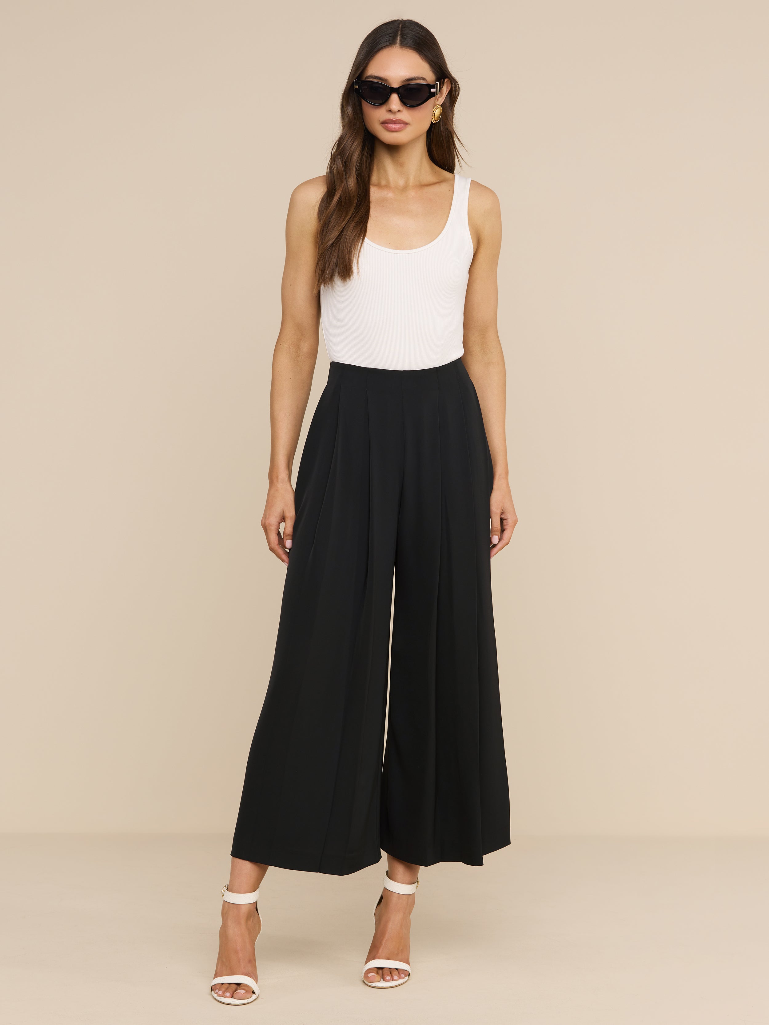 Novalynn Cropped Pleated Pant in Black | L'AGENCE