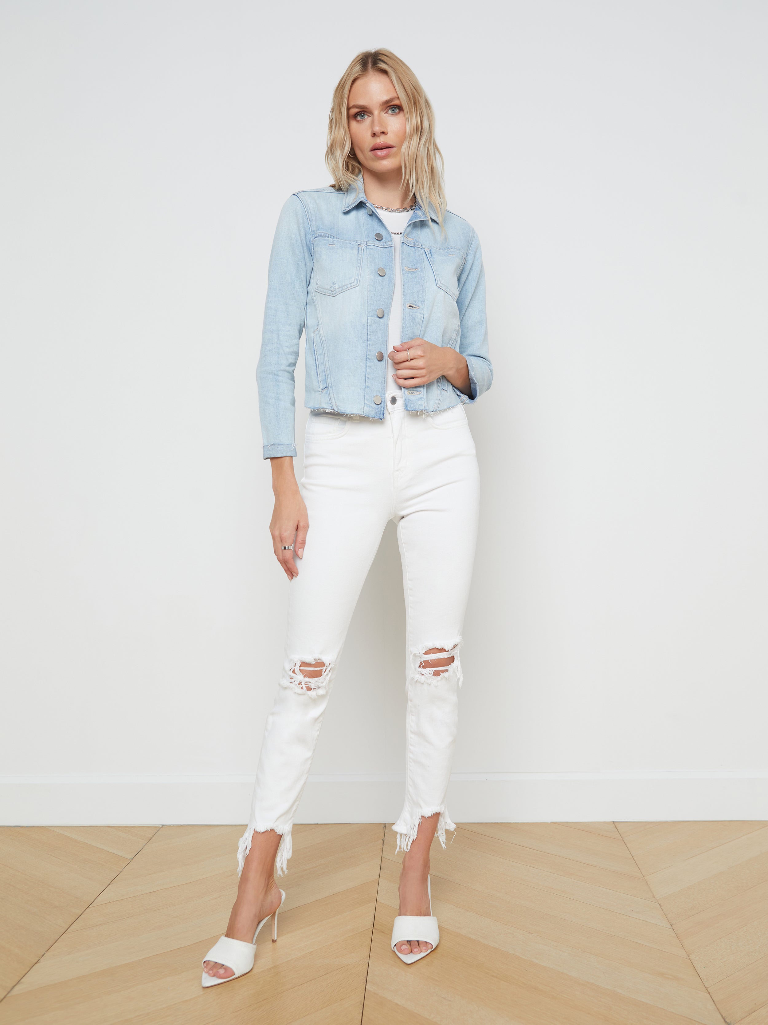 Stylish Outfit Ideas for White Jeans
