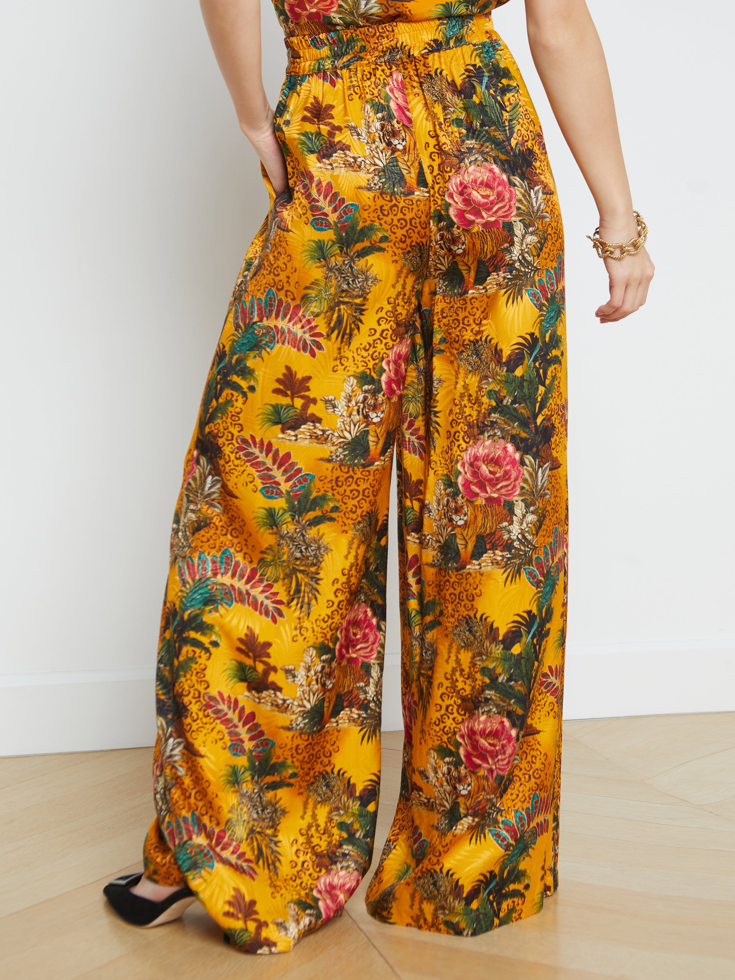 Green Floral Wide Leg Crop Trousers | New Look