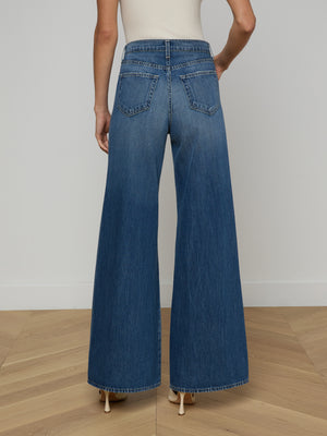 Jean a gamba larga Beau