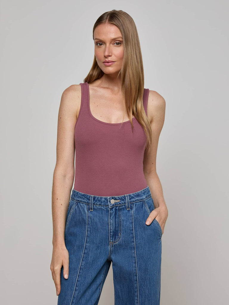 نيكا scoopneck bodysuit