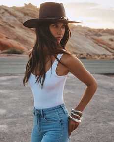 L'AGENCE | The Relaxed Fabric Denim Collection